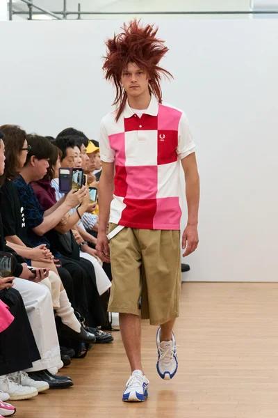 Look 25